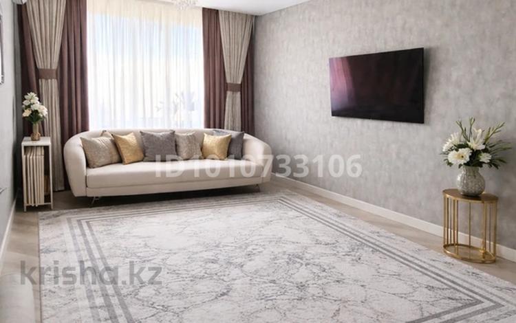 3-комнатная квартира · 90 м² · 4/10 этаж, мкр 4, проспект Абулхаир хана 177 за 56.5 млн 〒 в Уральске — фото 4