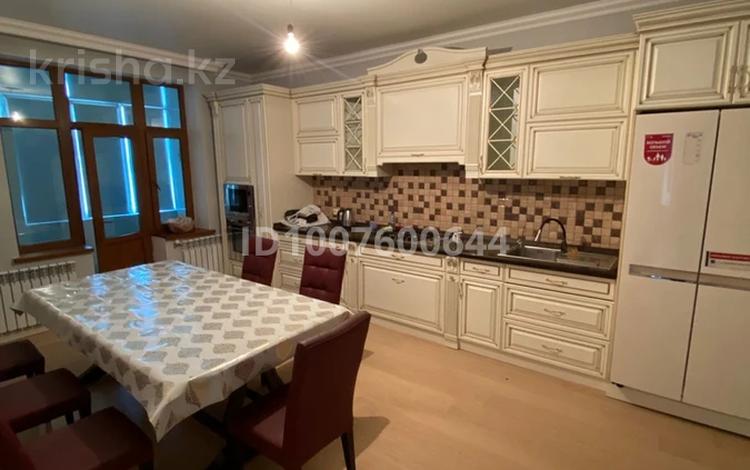 5-бөлмелі пәтер · 220 м² · 3/3 қабат, Дурумбетова 26Б, бағасы: 400 000 ₸ в Таразе — фото 2