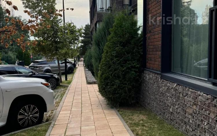 4-комнатная квартира · 126.8 м² · 2/3 этаж, Аль- Фараби — Каппарова за 160 млн ₸ в Алматы, Медеуский р-н — фото 2