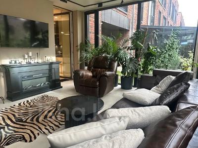 3-бөлмелі пәтер · 130 м² · 1/3 қабат, Аль- Фараби 116, бағасы: 350 млн ₸ в Алматы, Медеуский р-н