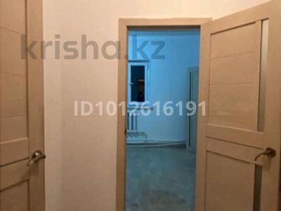 Отдельный дом · 1 комната · 35 м², Жанкожа батыра 174 за 80 000 〒 в Актобе, мкр. Курмыш