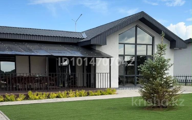 Жеке үй · 4 бөлме · 140 м², Самал-2 90, бағасы: 250 000 ₸ в Бурабае — фото 2