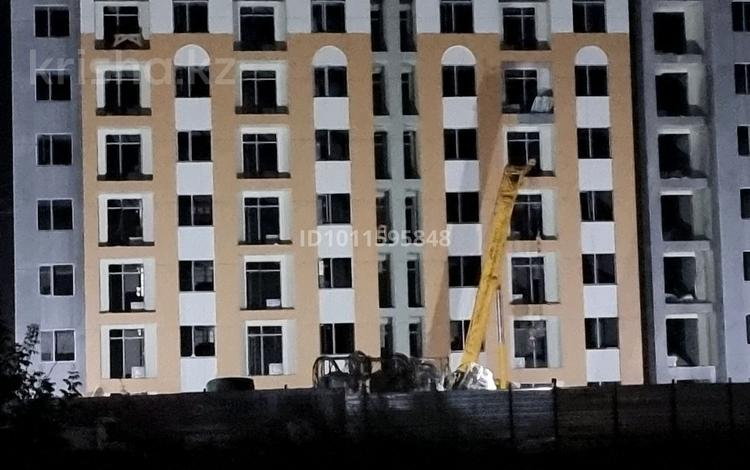 2-бөлмелі пәтер · 71.7 м² · 5/7 қабат, Есет батыра 7 — Апорт торговый центр, бағасы: ~ 30.3 млн ₸ в  — фото 3