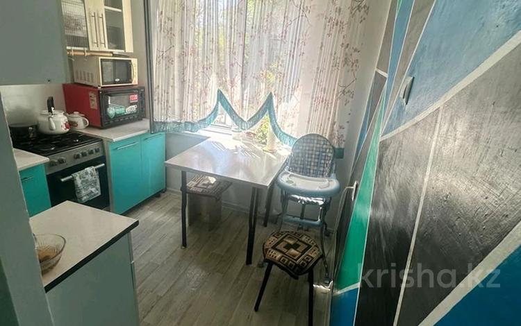 3-комнатная квартира, 58 м², 2/5 этаж, Самал 4 за 15.8 млн 〒 в Талдыкоргане — фото 2