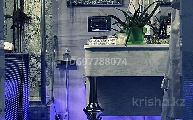 2-комнатная квартира · 63 м² · 4/6 этаж, Ержанова 18/6 за 500 000 〒 в Караганде, Казыбек би р-н — фото 40