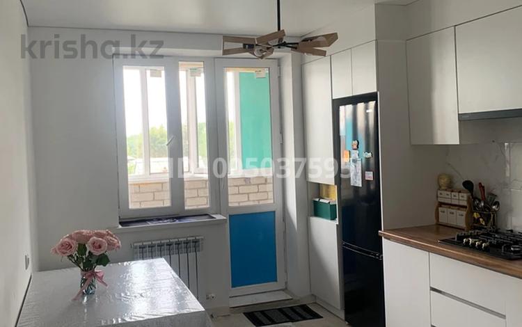 2-комнатная квартира · 80 м² · 3/5 этаж, мкр Жилгородок, Маресьева 31 — Маресьева 31 а за 210 000 ₸ в Актобе — фото 2