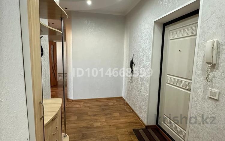 3-бөлмелі пәтер · 65 м² · 8/10 қабат, 1 ш/а — Тургенева 100В, бағасы: 19.6 млн ₸ в Актобе, мкр 5 — фото 2