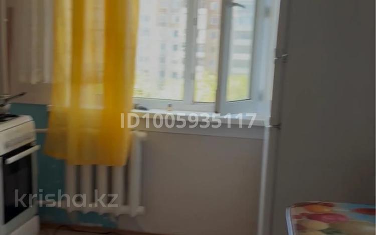 2-комнатная квартира · 52 м² · 6/9 этаж, мкр Юго-Восток, Мкр Гульдер 1 3 за 150 000 ₸ в Караганде, Казыбек би р-н — фото 2