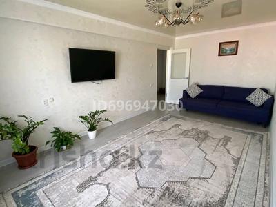 Пәтерлер в Атырауской обл.: 3-бөлмелі пәтер · 80 м² · 4/5 қабат, мкр Центральный, Каженбаева — Махамбета, бағасы: 30 млн 〒 3-бөлмелі пәтер · 80 м² · 4/5 қабат, мкр Центральный, Каженбаева — Махамбета, бағасы: 30 млн 〒 в Атырау