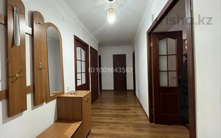 3-бөлмелі пәтер · 85 м² · 1/5 қабат, Сары Арқа ш/а , Сатпаева 32 — Площадь Махамбета- Исатая, бағасы: 230 000 ₸ в Атырау, мкр Сары Арка — фото 2