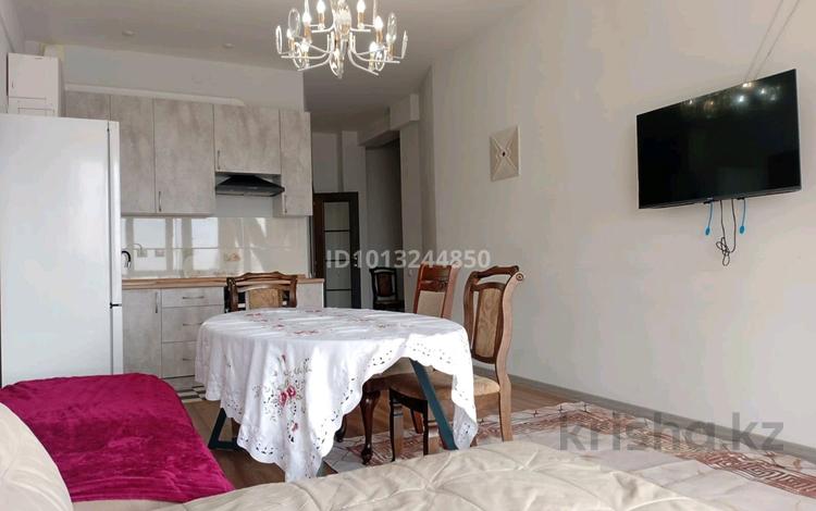 3-бөлмелі пәтер · 105 м² · 9/20 қабат, Самал 2/33а 209, бағасы: 50 000 ₸ в Алматы, Медеуский р-н — фото 4