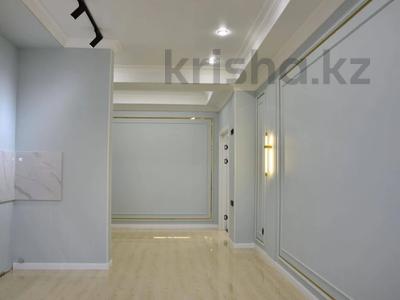 2-комнатная квартира, 60 м², 2/9 этаж, Байдибек би за 32 млн 〒 в Шымкенте, Каратауский р-н