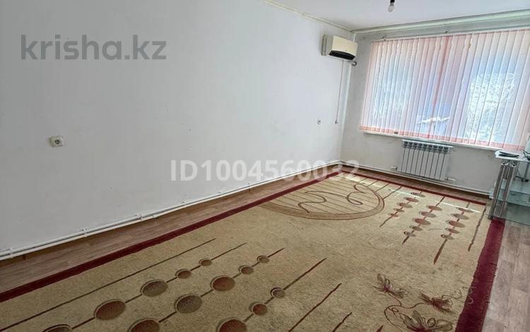 2-комнатная квартира · 56 м² · 4 этаж, 3мкр — Айналасы Айнұрбек стамотологиясы 18-ші мектеп жақын орналасқан. за 75 000 ₸ в Кульсары — фото 2