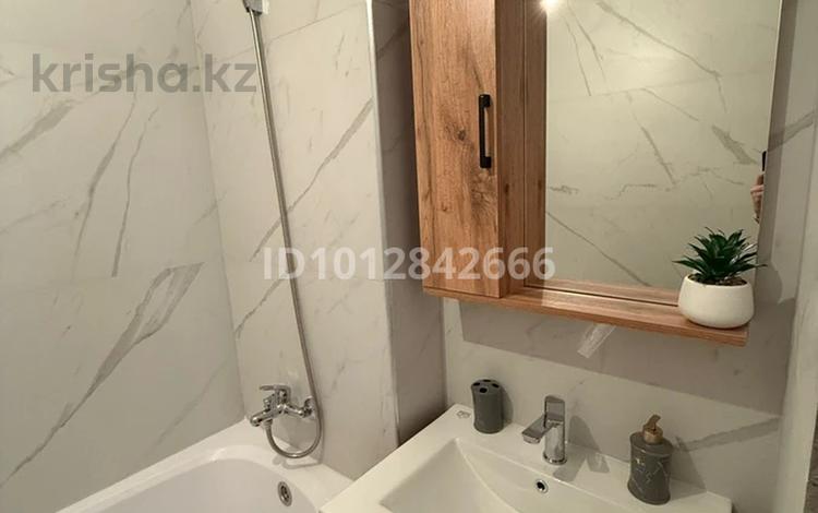 2-бөлмелі пәтер · 53 м² · 9/9 қабат, Курмангазы 150 — Курмангазы-Ихсанова, бағасы: 140 000 ₸ в Уральске, мкр Школьник — фото 2