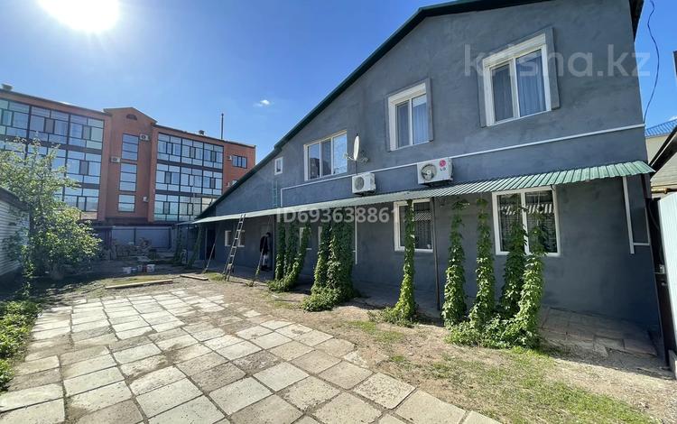 Отдельный дом · 5 комнат · 200 м² · 6 сот., Хамида Чурина 89 — Пересечение нариманова за 53 млн ₸ в Уральске, мкр Школьник — фото 2