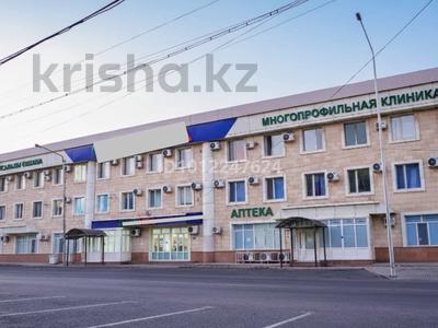 Свободное назначение, офисы, магазины и бутики, склады, общепит, салоны красоты, сельское хозяйство, бани, гостиницы и зоны отдыха, медцентры и аптеки, образование, развлечения · 1608 м² за 400 млн 〒 в Шымкенте, Аль-Фарабийский р-н