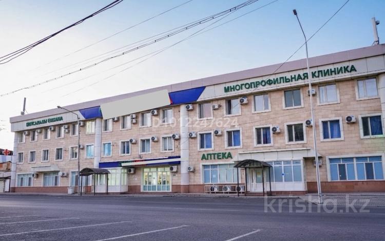 Еркін, кеңселер, дүкендер мен бутиктер, қоймалар, қоғамдық тамақтану орны, сұлулық салондары, ауыл шаруашылығы, монша, қонақ үй және демалыс орындары, медорталықтар мен дәріханалар, білім орталықтары, ойын-сауық · 1608 м², бағасы: 400 млн ₸ в Шымкенте, Аль-Фарабийский р-н — фото 2