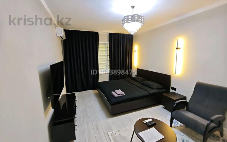 1-комнатная квартира · 40 м² · 1/5 этаж, мкр Север 10 — ТЦ Север за 14 000 〒 в Шымкенте, Аль-Фарабийский р-н — фото 2