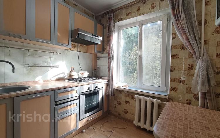 3-комнатная квартира · 58.6 м² · 2/4 этаж, мкр №4 15 за 38.5 млн ₸ в Алматы, Ауэзовский р-н — фото 2