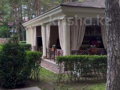 5-бөлмелі пәтер · 340 м² · 2/6 қабат, Оспанова 69/2, бағасы: 450 млн ₸ в Алматы, Медеуский р-н