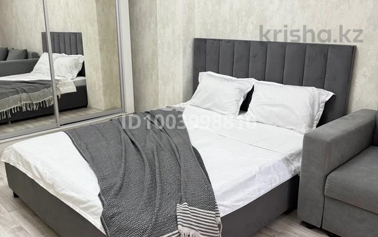 1-бөлмелі пәтер · 60 м² · 9 қабат, Туркестан 10, бағасы: 13 000 ₸ в Астане, Есильский р-н — фото 2