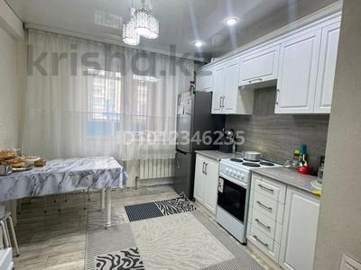 3-комнатная квартира · 72 м² · 1/9 этаж, Карагайлы 21 за 240 000 ₸ в Семее
