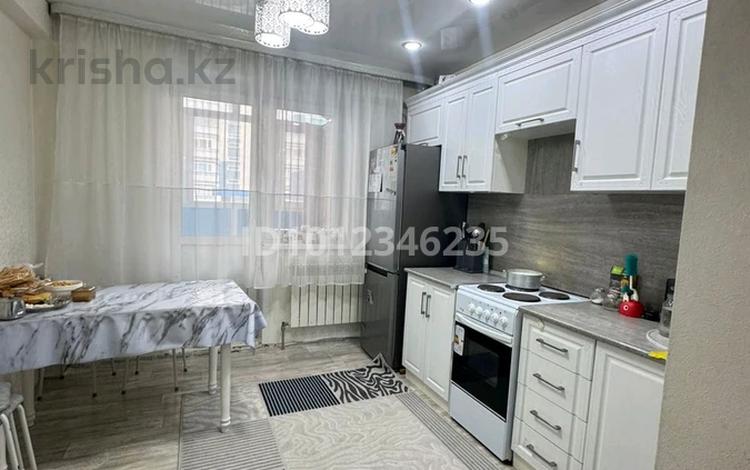3-комнатная квартира · 72 м² · 1/9 этаж, Карагайлы 21 за 240 000 ₸ в Семее — фото 2