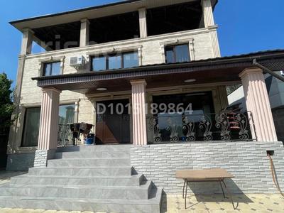 Дом · 7 комнат · 300 м², мкр Коктобе 22 — Восточно-объездная -Толе би за 130 000 ₸ в Алматы, Медеуский р-н