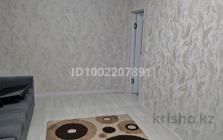 2-бөлмелі пәтер · 50 м² · 1/4 қабат, Қойгелді 180 — Толе би, бағасы: 180 000 ₸ в Таразе — фото 2