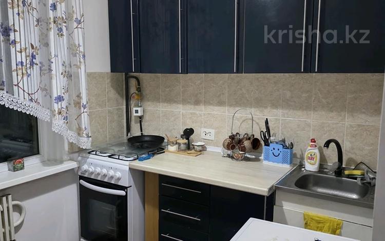 1-комнатная квартира · 32 м² · 3/5 этаж, 3микр 21 за 140 000 ₸ в Конаеве — фото 2