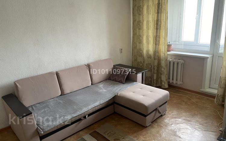 3-комнатная квартира · 57 м² · 4/5 этаж, 14-й микрорайон 5 за 19.5 млн ₸ в Семее, Красный Кордон — фото 2