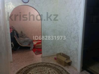 3-бөлмелі пәтер · 64 м² · 2/5 қабат, Коморова 6 — В ценре, бағасы: 18 млн ₸ в Сатпаев