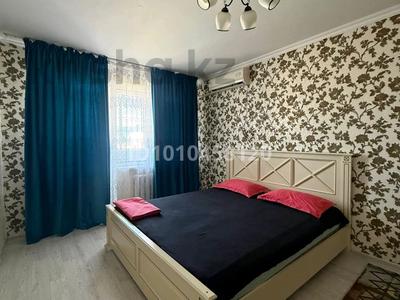 2-комнатная квартира · 60 м² · 5/5 этаж, Мкр3а — Недалеко от вокзала.рядом с рынок дина за 12 000 ₸ в Атырау, мкр Привокзальный-3А