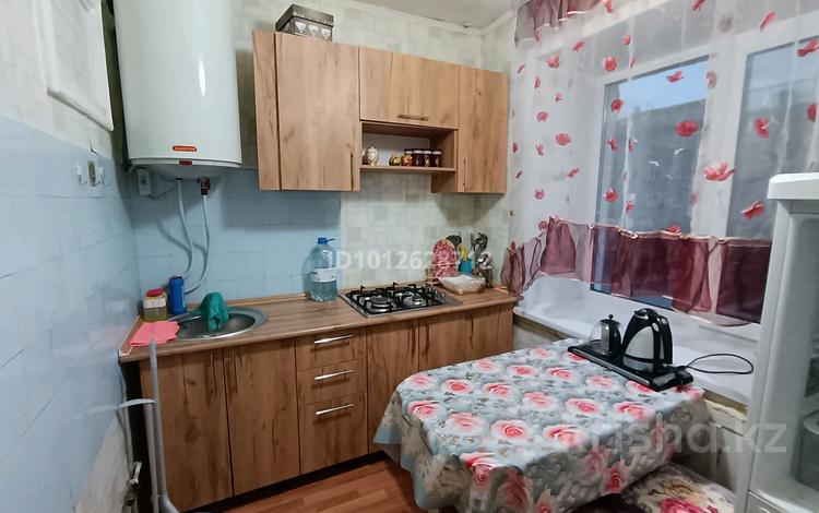 2-бөлмелі пәтер · 41.8 м² · 3/5 қабат, Абая 14 — Магазин PLAZA, бағасы: 25 000 ₸ в Бурабае — фото 2