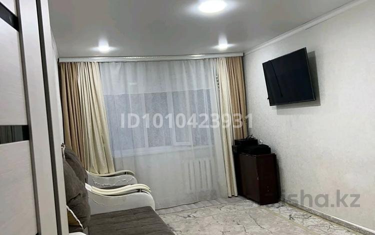 2-бөлмелі пәтер · 47.3 м² · 2/5 қабат, Бауыржан момышулы 16 — В центре города...рядом с парасат декор, бағасы: 13.5 млн ₸ в Жезказгане — фото 15
