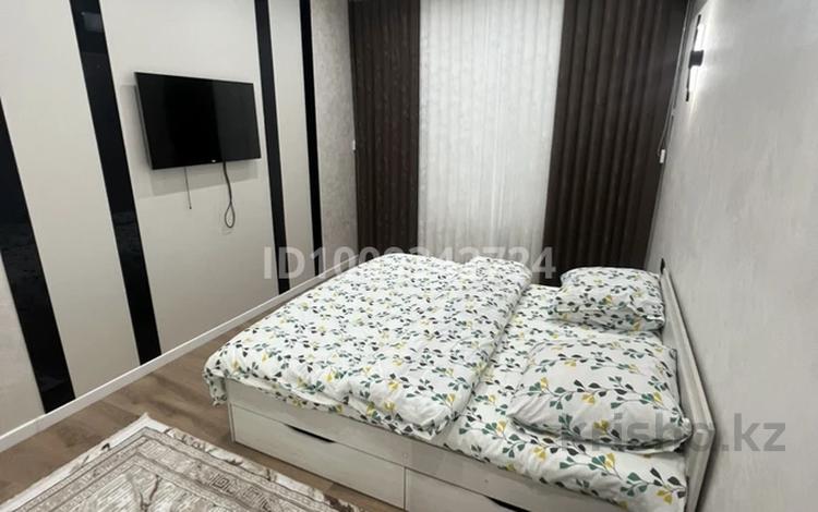 1-бөлмелі пәтер · 50 м² · 4/10 қабат, Байтерекова 2Б, бағасы: 2 500 ₸ в Шымкенте, Аль-Фарабийский р-н — фото 2