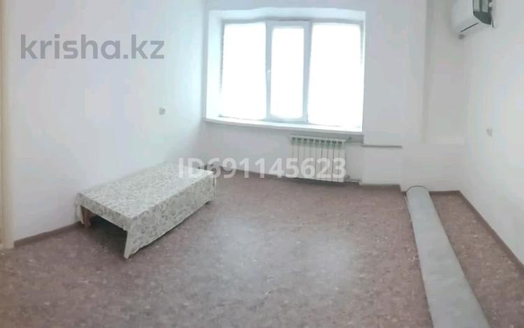 2-комнатная квартира, 36 м², 3/5 этаж, Азаттык 67А