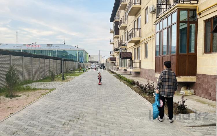 1-комнатная квартира · 51 м² · 4/4 этаж, мкр Арай-2, Дуйсен Баянова 172 — Тайота центр за 11.5 млн ₸ в Таразе — фото 3