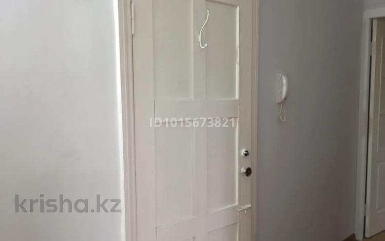 2-комнатная квартира · 44 м² · 1/5 этаж, Майкудук, 18й микрорайон 25 за 12 млн ₸ в Караганде, Алихана Бокейханова р-н — фото 2
