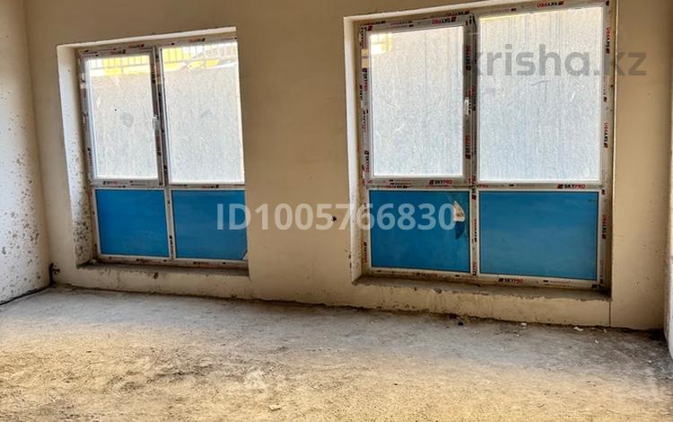 Свободное назначение, офисы, магазины и бутики, склады, общепит, салоны красоты, фитнес и спорт, медцентры и аптеки, образование, развлечения, конференц-залы, кабинеты и рабочие места, студии · 70 м² за 500 000 〒 в  — фото 2