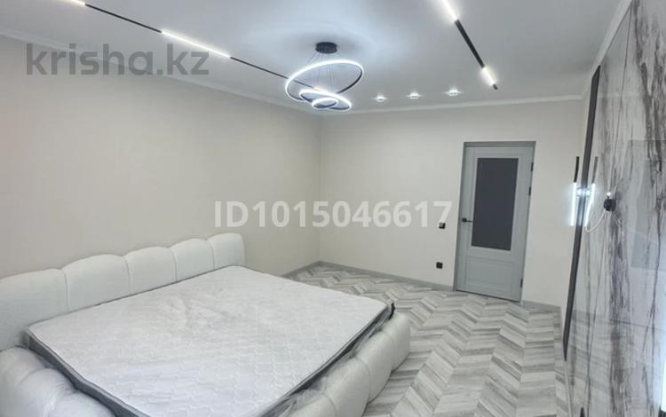 1-комнатная квартира · 55 м², Кеменгер стр.41Б — Улица Тауелсыздык / Самал за 250 000 ₸ в Уральске — фото 2