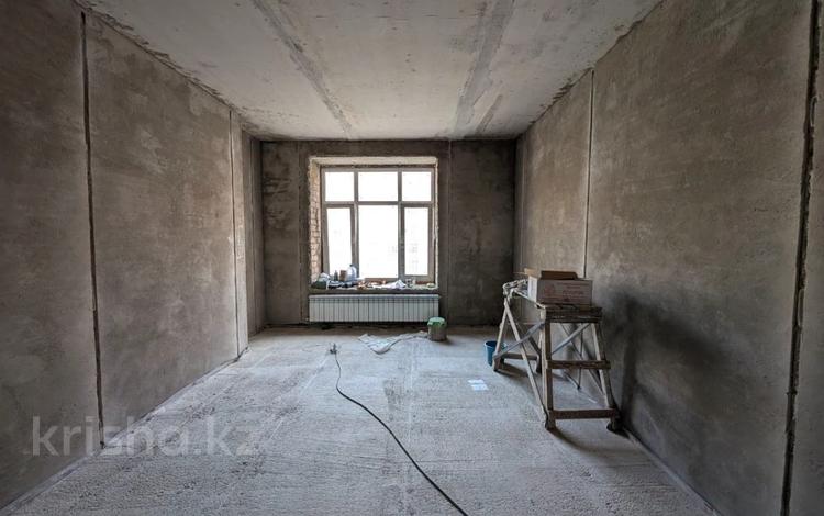 3-комнатная квартира · 92 м² · 5/10 этаж, мкр Юго-Восток, Микрорайон Байкена Ашимова 21 за 47 млн ₸ в Караганде, Казыбек би р-н — фото 4
