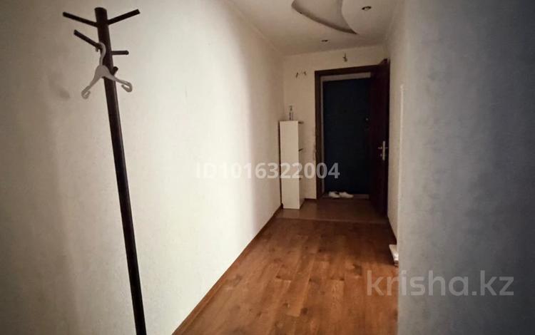 2-комнатная квартира · 63 м² · 2/5 этаж, мкр Кунаева 62 за 180 000 ₸ в Уральске — фото 2