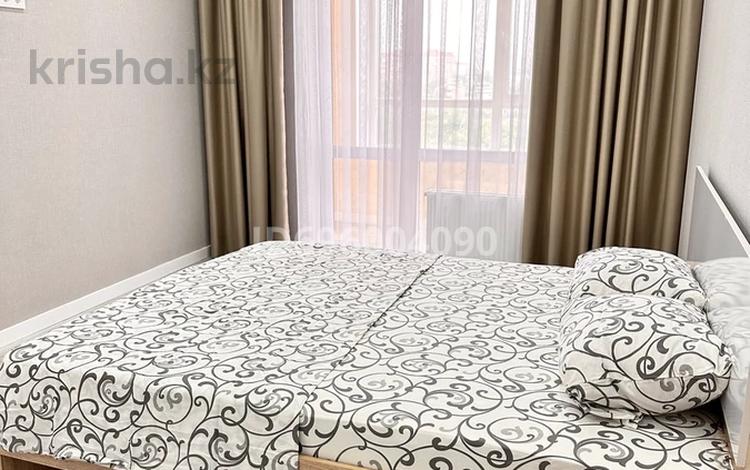 2-комнатная квартира · 70 м² · 8/10 этаж, Кенесары 62 за 18 000 ₸ в Астане, р-н Байконур — фото 2