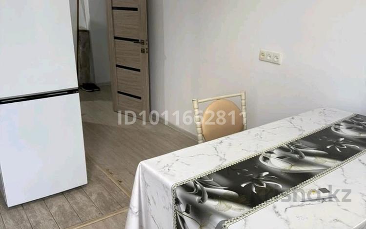 2-бөлмелі пәтер · 65 м² · 2/9 қабат, Сатпаева 2б — 16 школа, бағасы: 28 млн ₸ в Атырау — фото 2