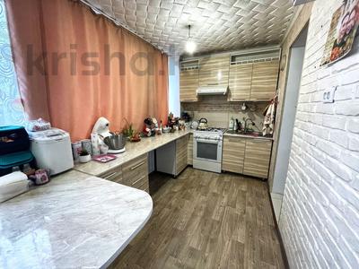 3-комнатная квартира, 75 м², 5/5 этаж помесячно, Абая 160 за 150 000 〒 в Таразе