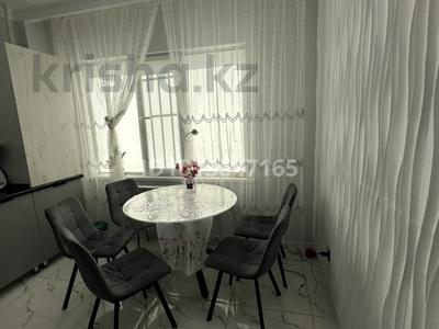 2-бөлмелі пәтер · 60 м² · 2/6 қабат, исенова 87 — обл акимат, бағасы: 35 млн ₸ в Атырау