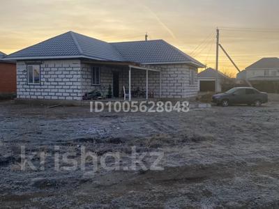 Отдельный дом · 4 комнаты · 100 м² · 6 сот., жилой массив Кызылжар — Акозек за 17.6 млн 〒 в Актобе