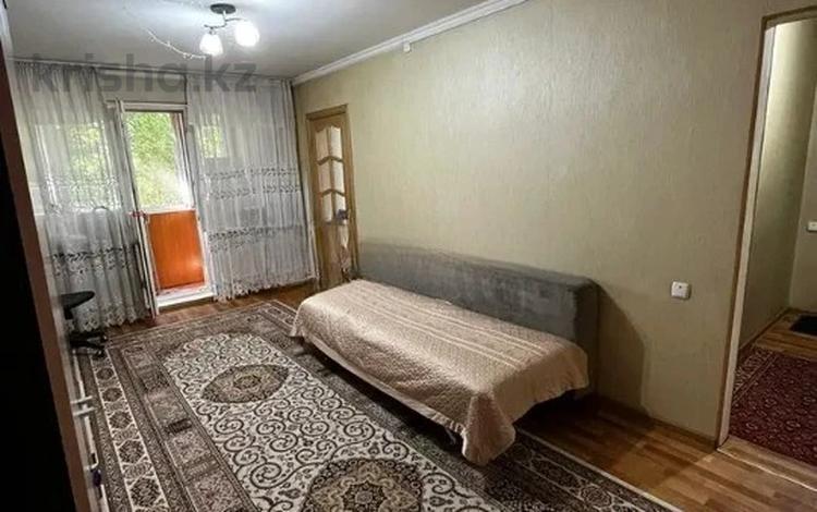 2-комнатная квартира, 45 м², 3/4 этаж, мкр №6 за 26 млн 〒 в Алматы, Ауэзовский р-н — фото 3