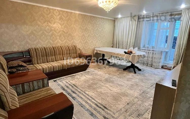 2-бөлмелі пәтер · 60 м² · 2/2 қабат, Цветочная 1 г, бағасы: 7 млн ₸ в Семее — фото 2